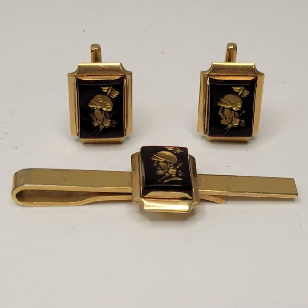 ▪︎Vtg Mani Figh Cufflinks Set